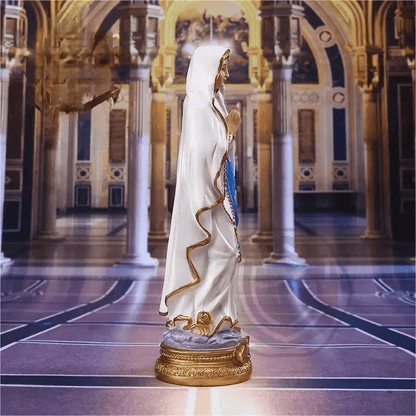 Virgen de Lourdes – Luz de Esperanza