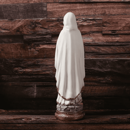 Virgen de Lourdes – Luz de Esperanza