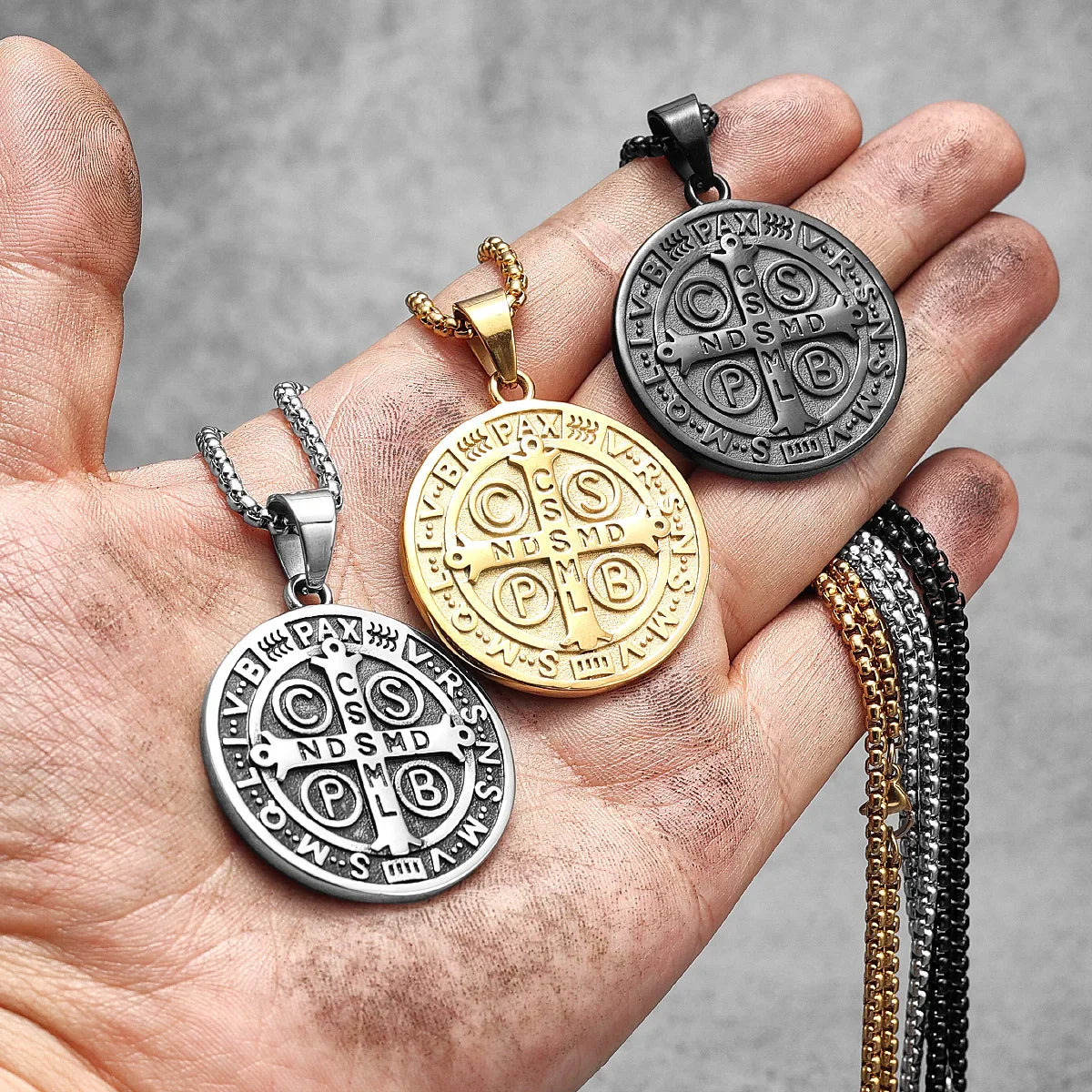 Collar Medalla de San Benito Protector